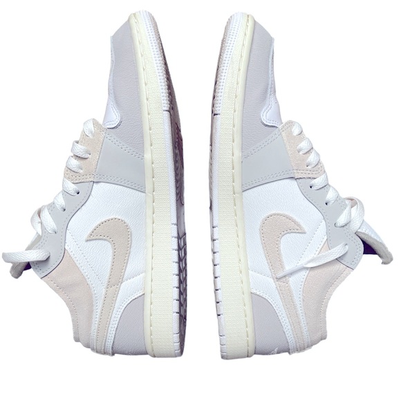 Air Jordan 1 Low SE Craft Inside Out — Men’s 7.5 // Women’s size 9 - Picture 5 of 9
